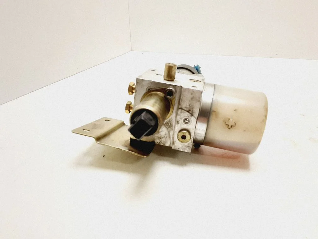 Tailgate/trunk/boot lift motor – BMW 7 Series E65 E66 (2001-2008)