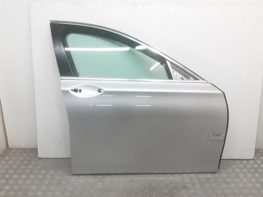 Esiuks – BMW 7-seeria F01 F02 F03 F04 (2008-2016)