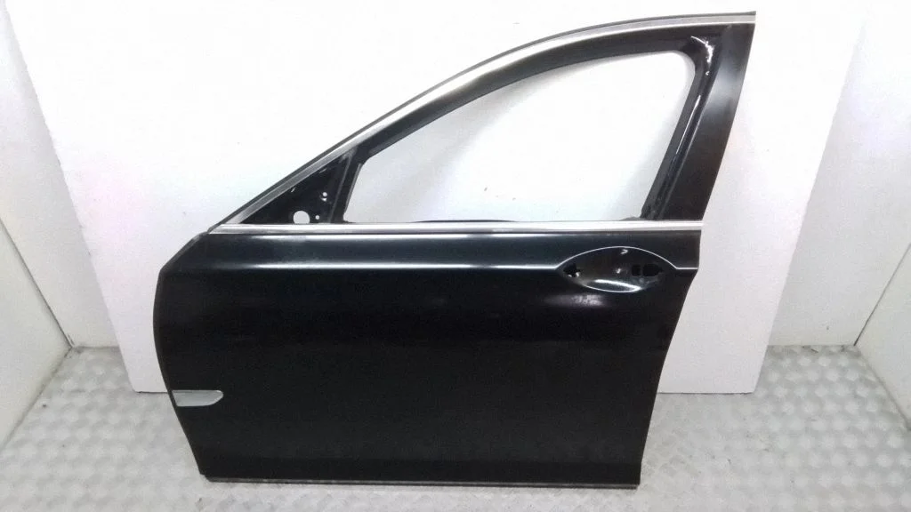 Esiuks – BMW 7-seeria F01 F02 F03 F04 (2008-2016)