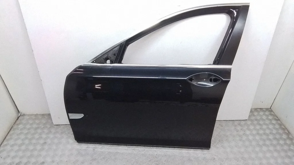 Esiuks – BMW 7-seeria F01 F02 F03 F04 (2008-2016)