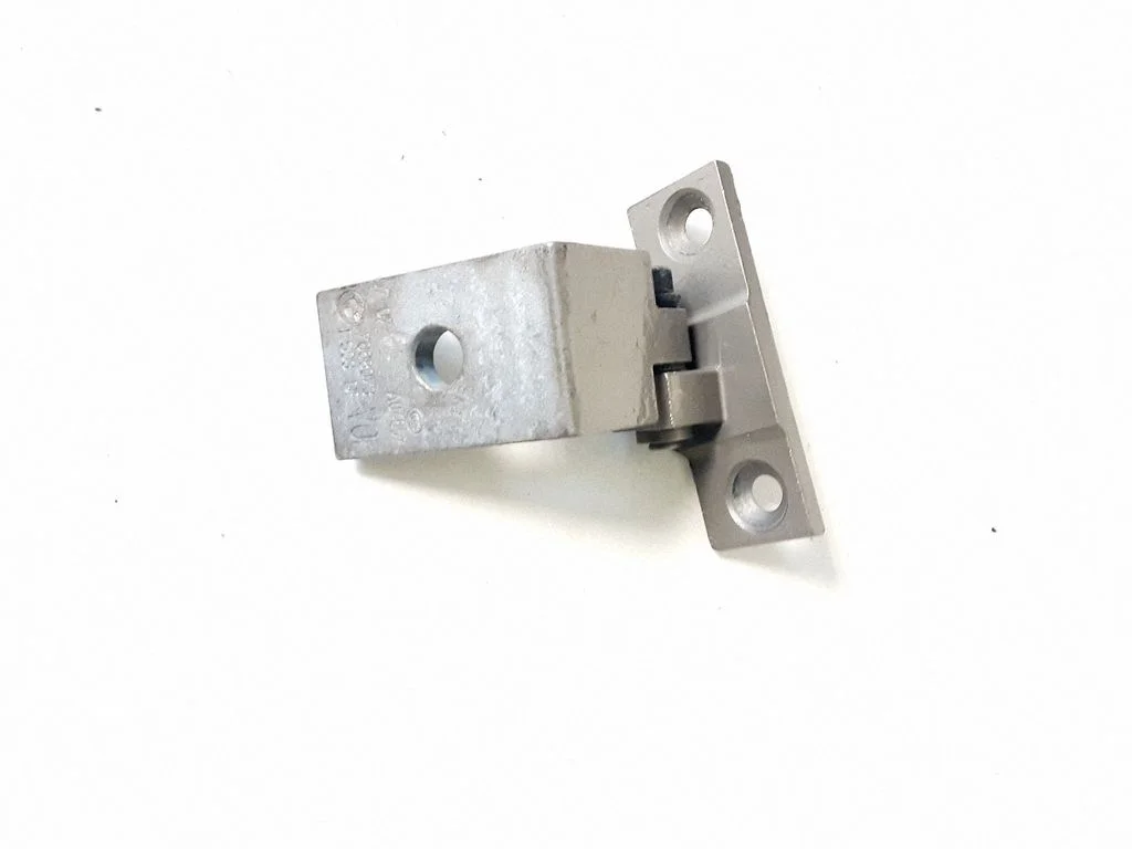 Front door upper hinge – BMW X5 E70 (2006-2013)
