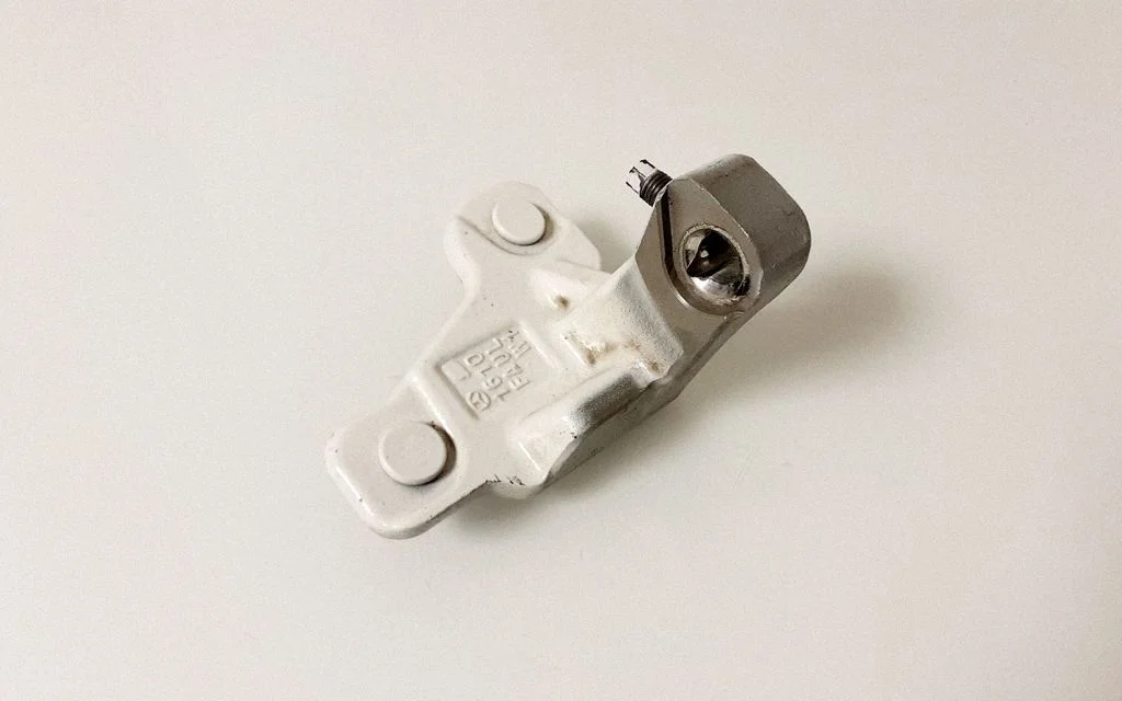 Front door lower hinge – Mercedes-Benz C-Class W205 (2014-2021)