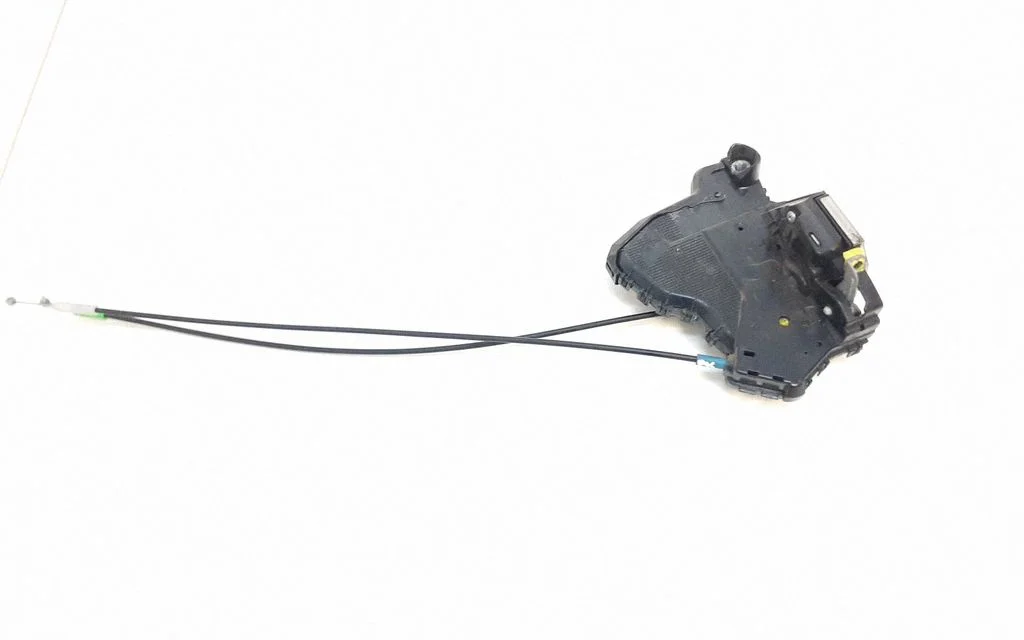 Front door lock – Toyota RAV 4 (XA30) (2006-2016)
