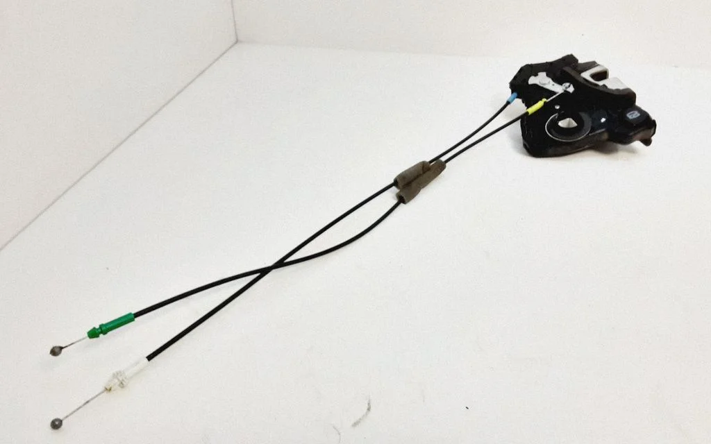 Front door lock – Toyota RAV 4 (XA40) (2012-2018)