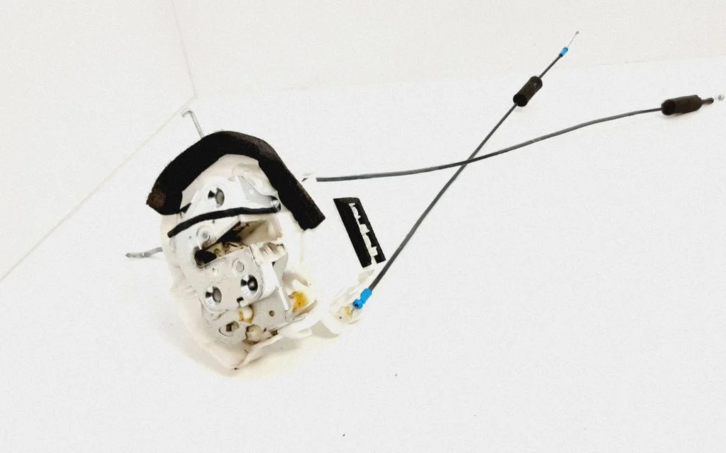 Front door lock – front left