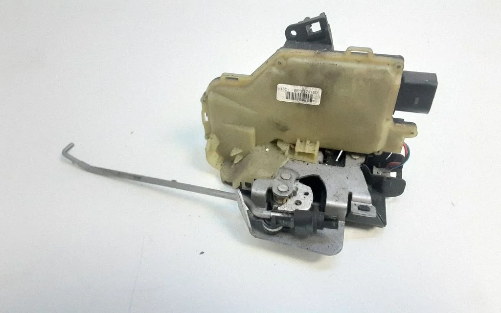 Esiukse lukk 8E1837016D