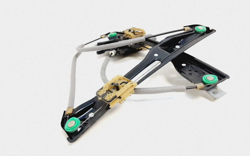 Front door window regulator with motor C03712103