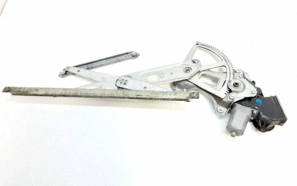 Front door window regulator with motor 42252010570