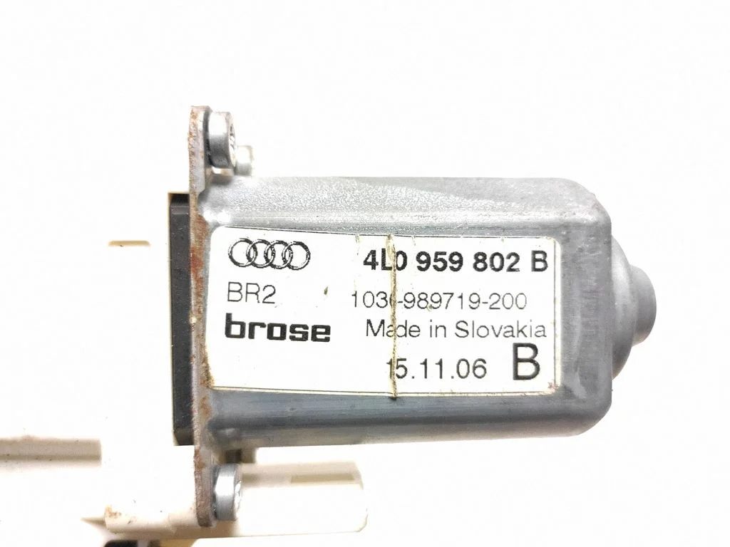 Front door window regulator motor 4L0959802B