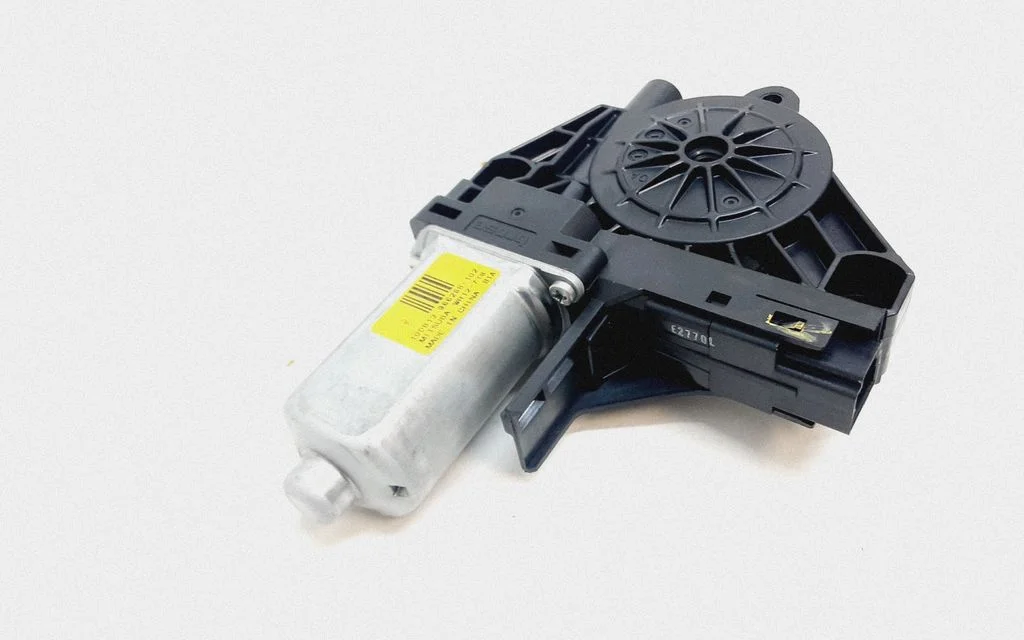 Front door window regulator motor – Volvo XC60 (2009-2013)
