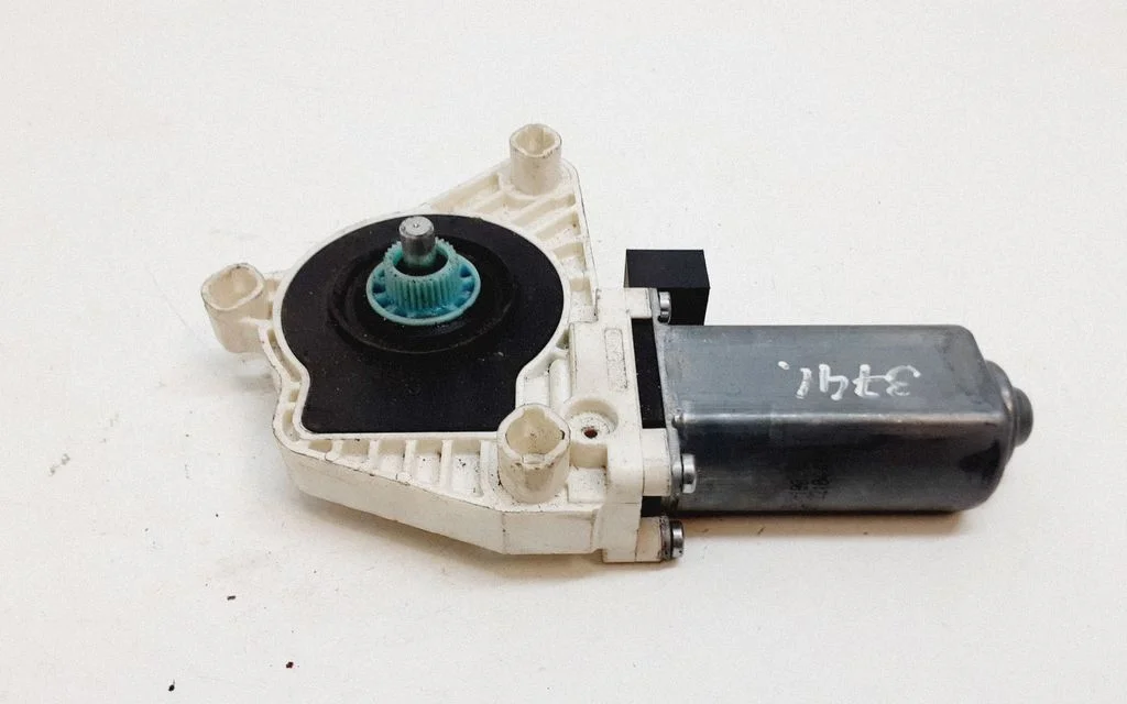 Front door window regulator motor – Volkswagen Passat B7 USA (2012-2019)