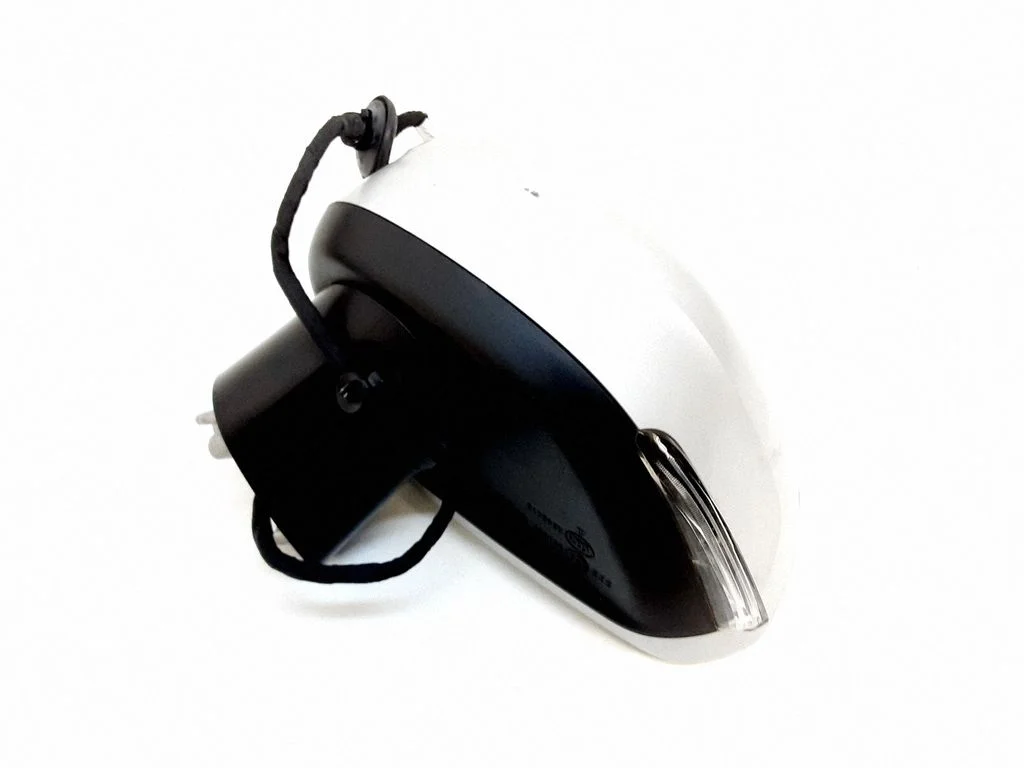 Front door electric wing mirror – front left