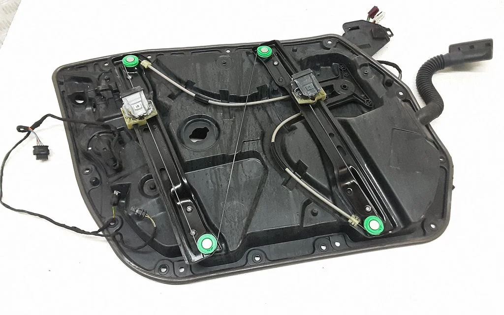 Front window lifting mechanism without motor – Mercedes-Benz C-Class W205 (2014-2021)