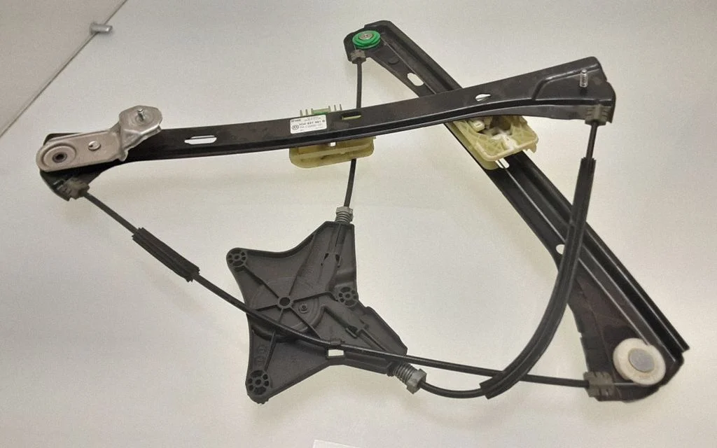 Front window lifting mechanism without motor – Volkswagen Passat B7 USA (2012-2019)
