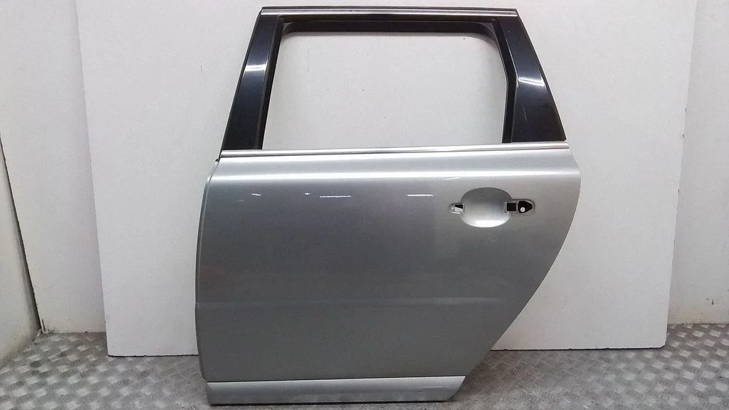 Rear door – rear left