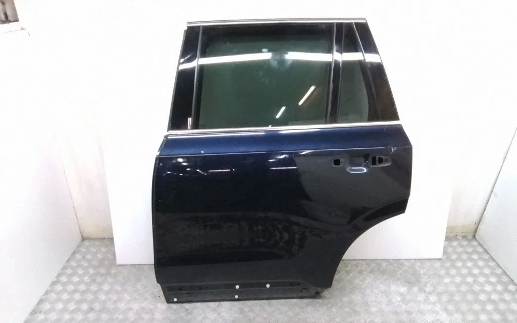Aizmugurējās durvis 31349764