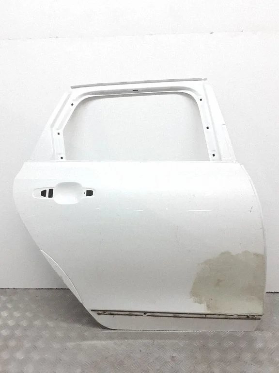 Rear door – rear right