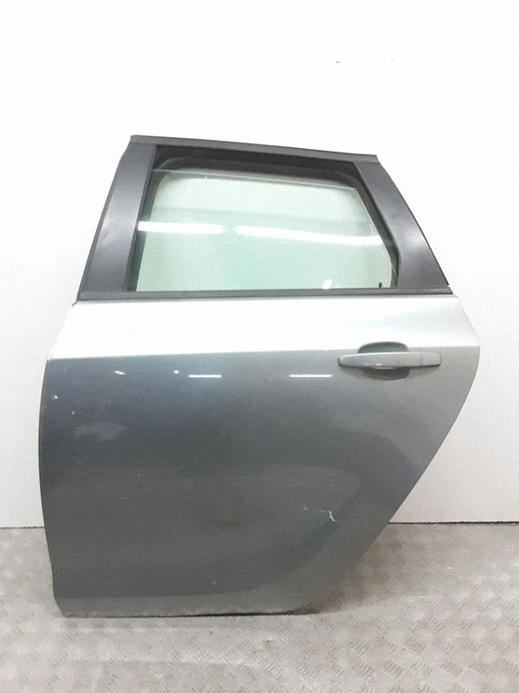 Rear door – rear left
