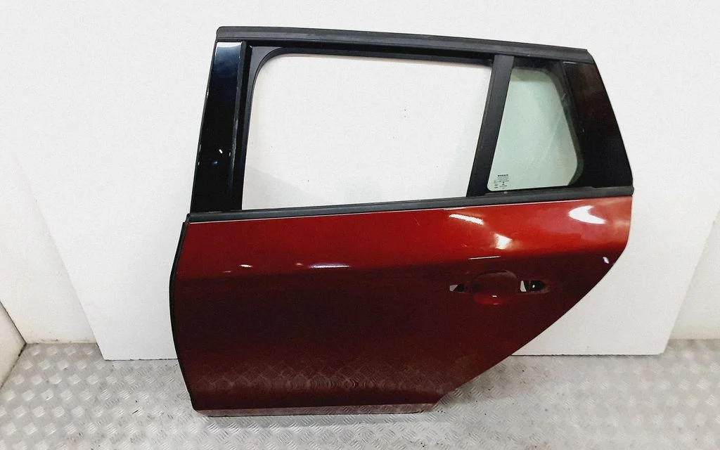 Rear door – left