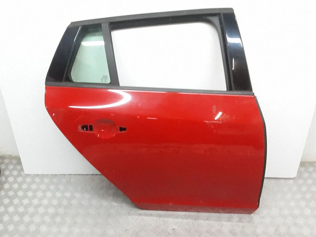 Rear door – rear right