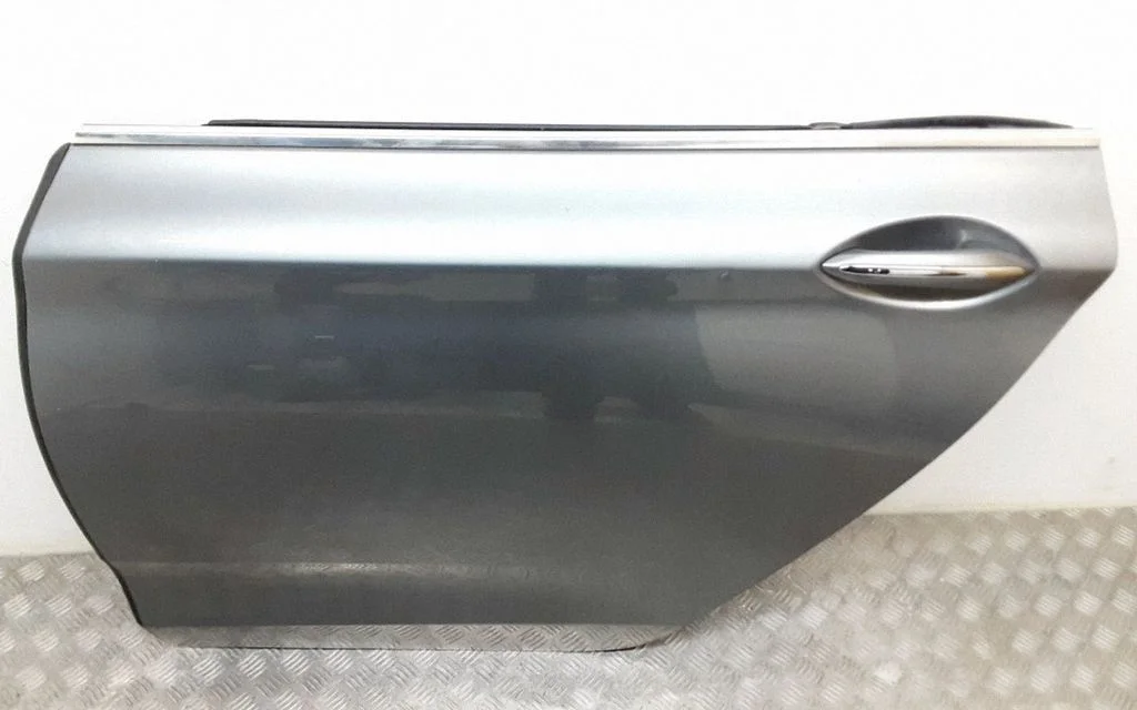 Rear door – rear left