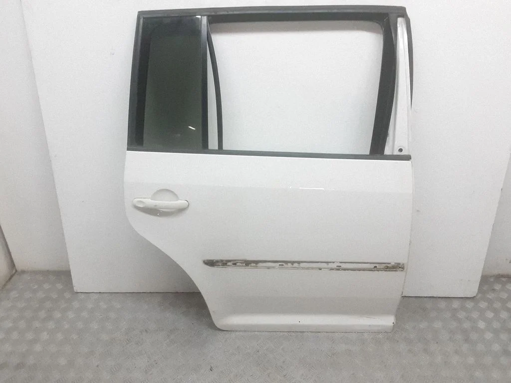 Rear door – rear right