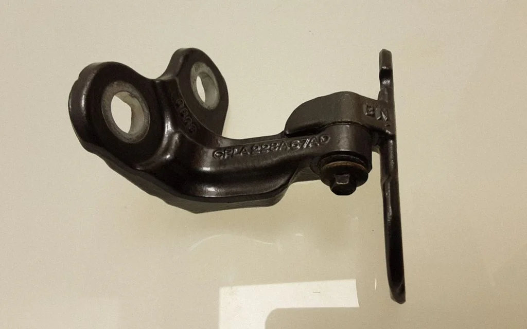 Rear door upper hinge – Land Rover Range Rover Evoque L551 (2018-)