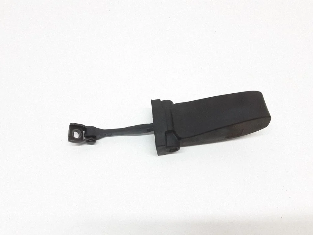 Rear door check strap stopper – Seat Ateca (2016-)