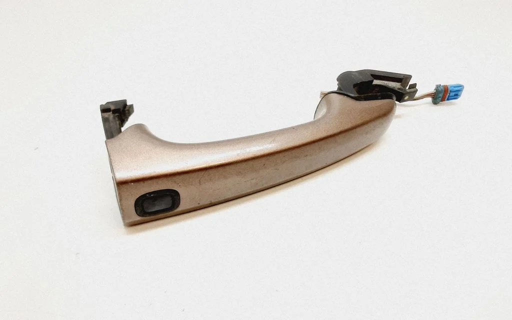 Tagaukse välimine käepide 30753786
