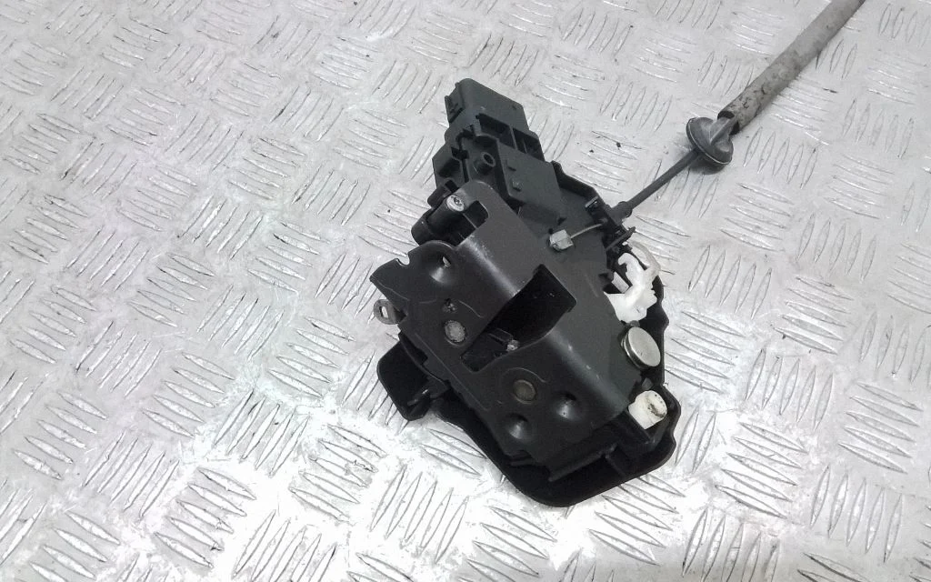 Rear door lock 30799316