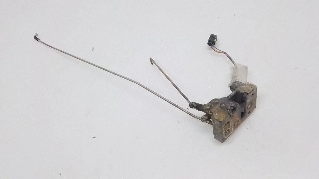 Tagaukse lukk – tagumine vasak