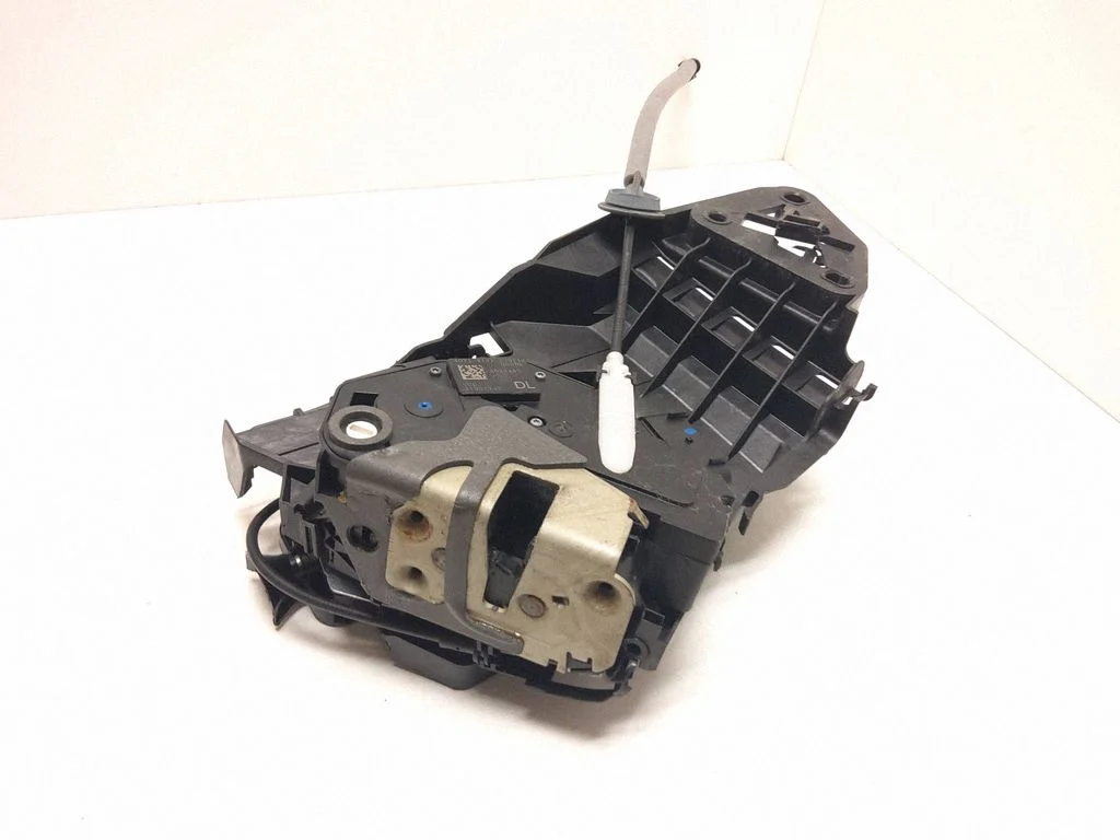 Rear door lock 31301742
