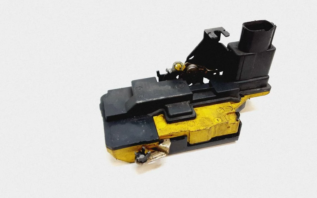 Rear door lock 30699756