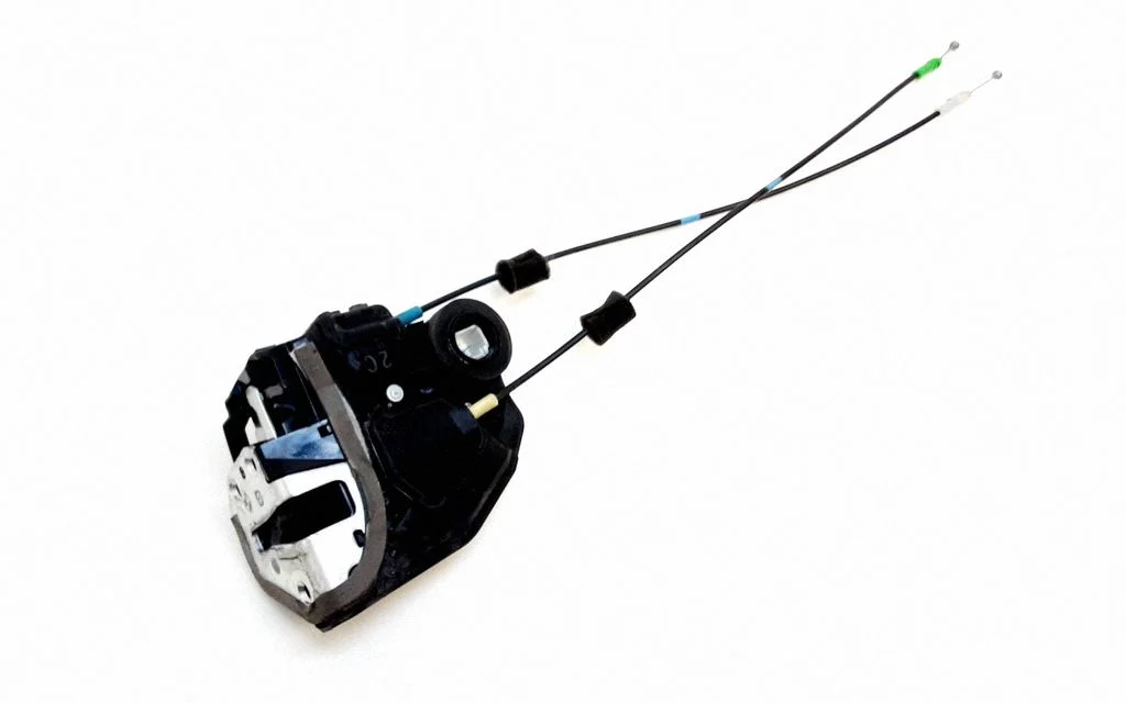 Rear door lock – Toyota RAV 4 (XA30) (2006-2016)