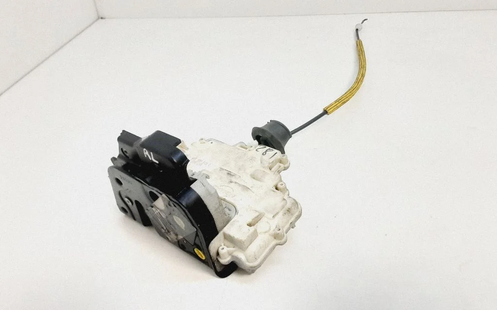 Rear door lock 4F0839015C
