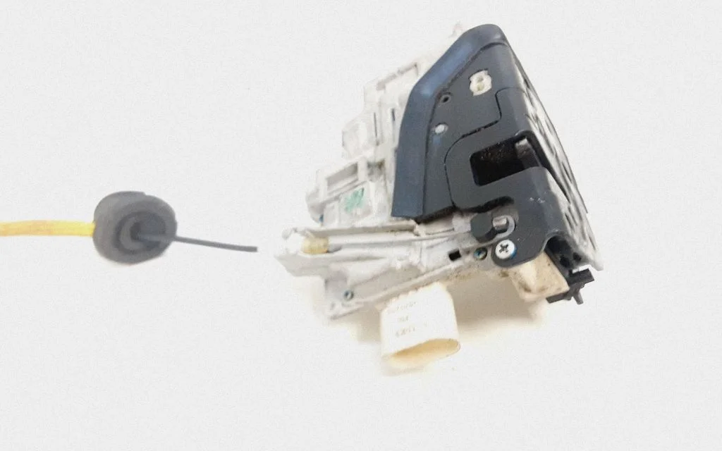 Rear door lock – Audi A6 Allroad C6 (2006-2011)
