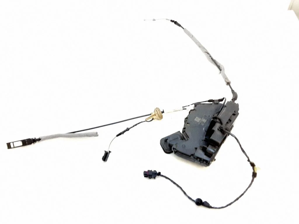 Rear door lock A6D5TA839016D