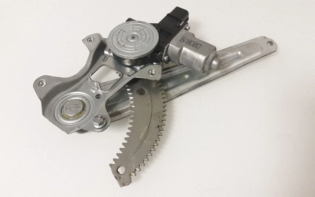 Rear door window regulator with motor – Subaru Outback (BS) (2015-2019)