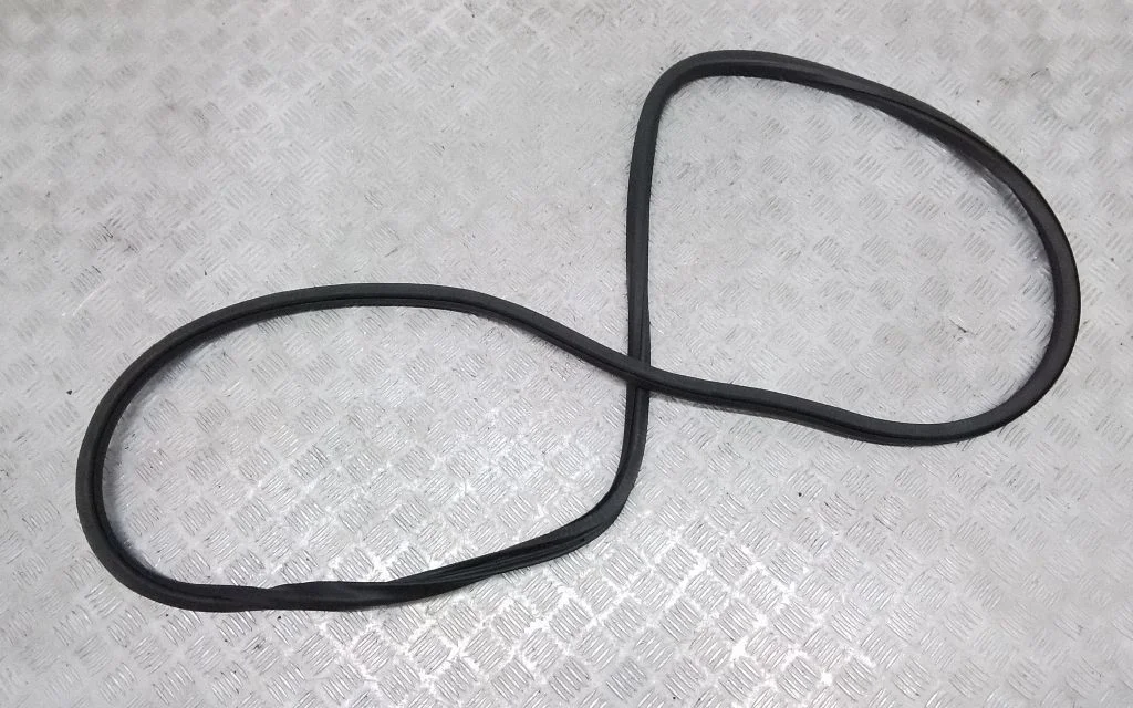 Rear door rubber seal (on body) 7P0867367F
