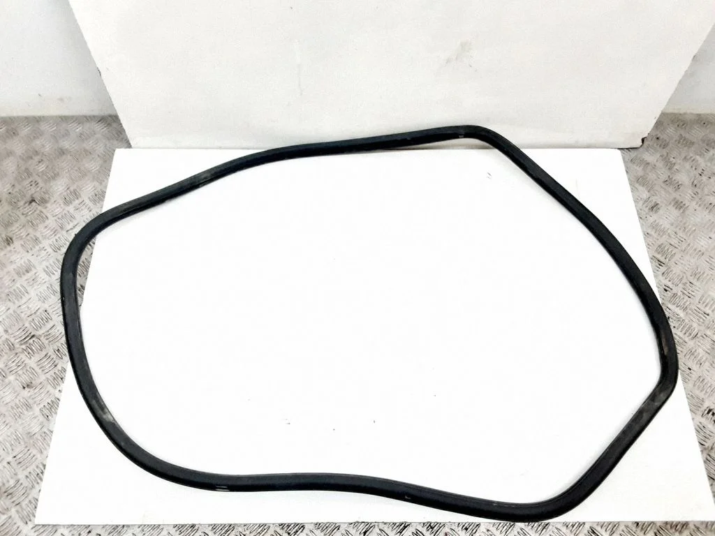 Tagaukse tihend (kere pool) – Volkswagen Passat B7 (2011-2014)