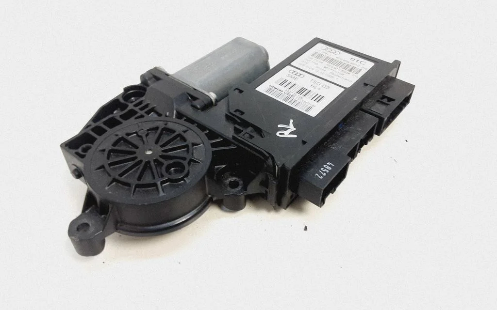 Rear door window regulator motor 4E0959801