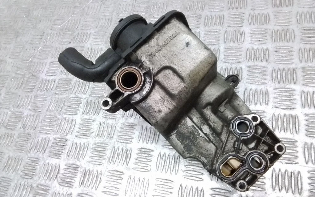 Oil filter mounting bracket 30788494