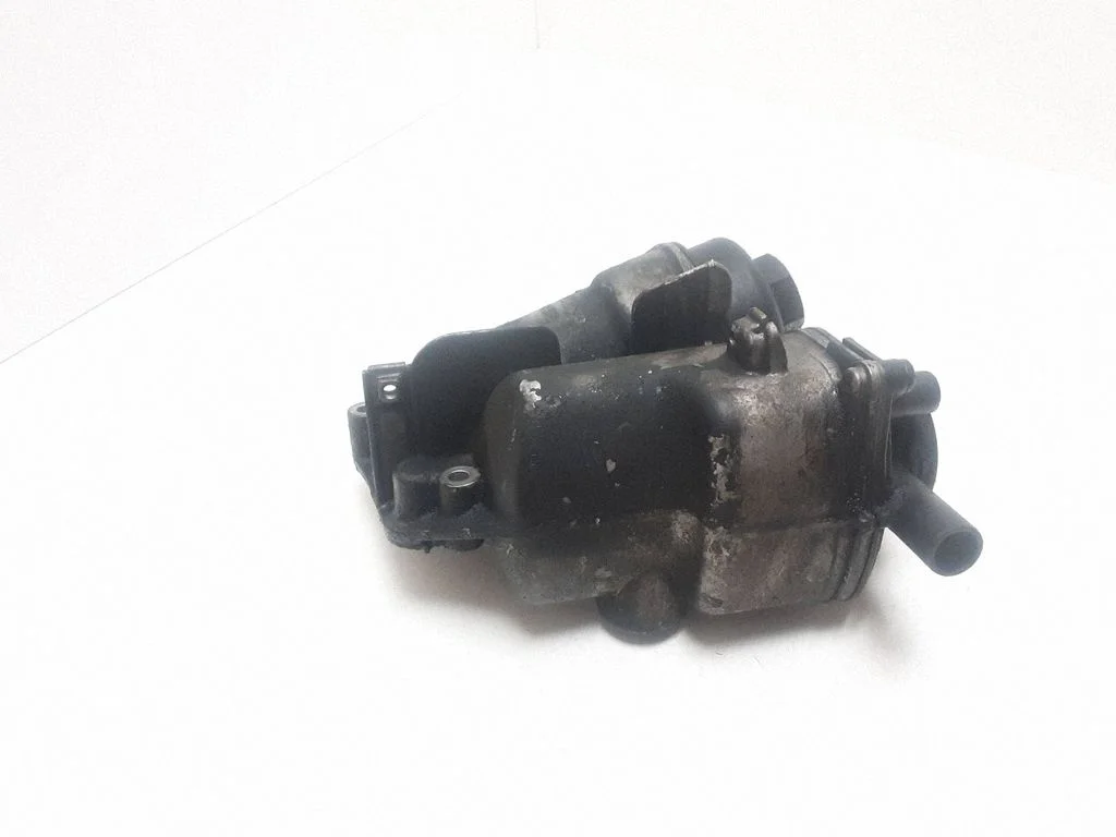 Oil filter mounting bracket – Volvo S80 (2007-2013)