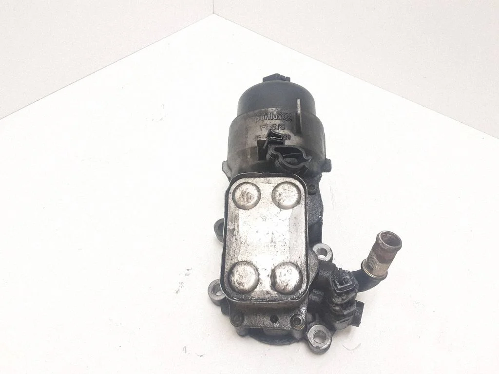 Õlifiltri hoidik/jahuti – Volvo V50 (2004-2007)