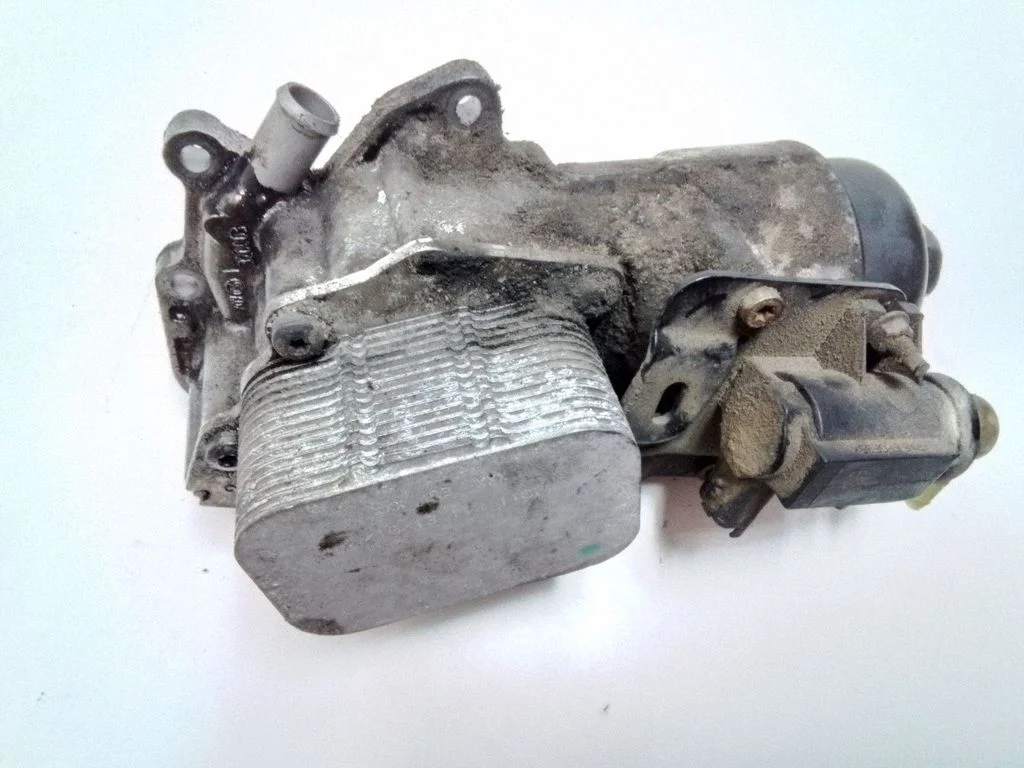 Oil filter mounting bracket – Volvo V60 (2011-2013)