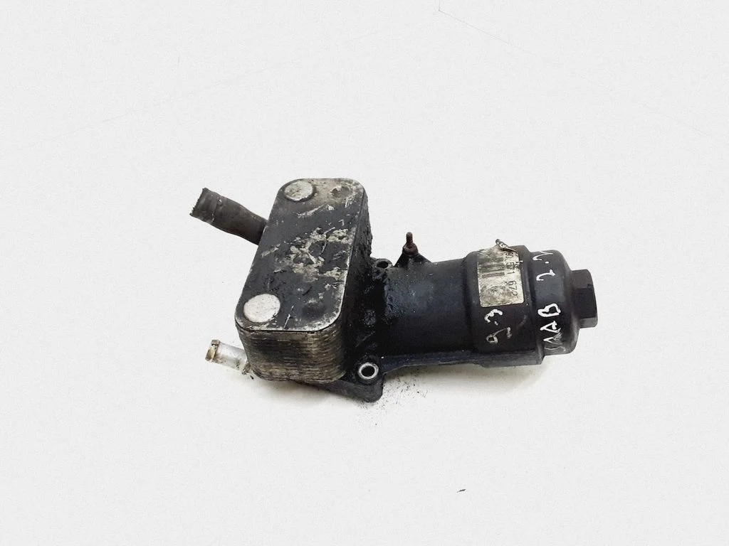 Oil filter mounting bracket – Saab 9-3 Ver2 (2003-2007)
