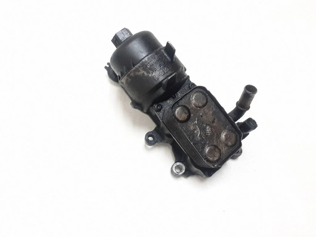 Õlifiltri hoidik/jahuti – Volvo V50 (2004-2007)