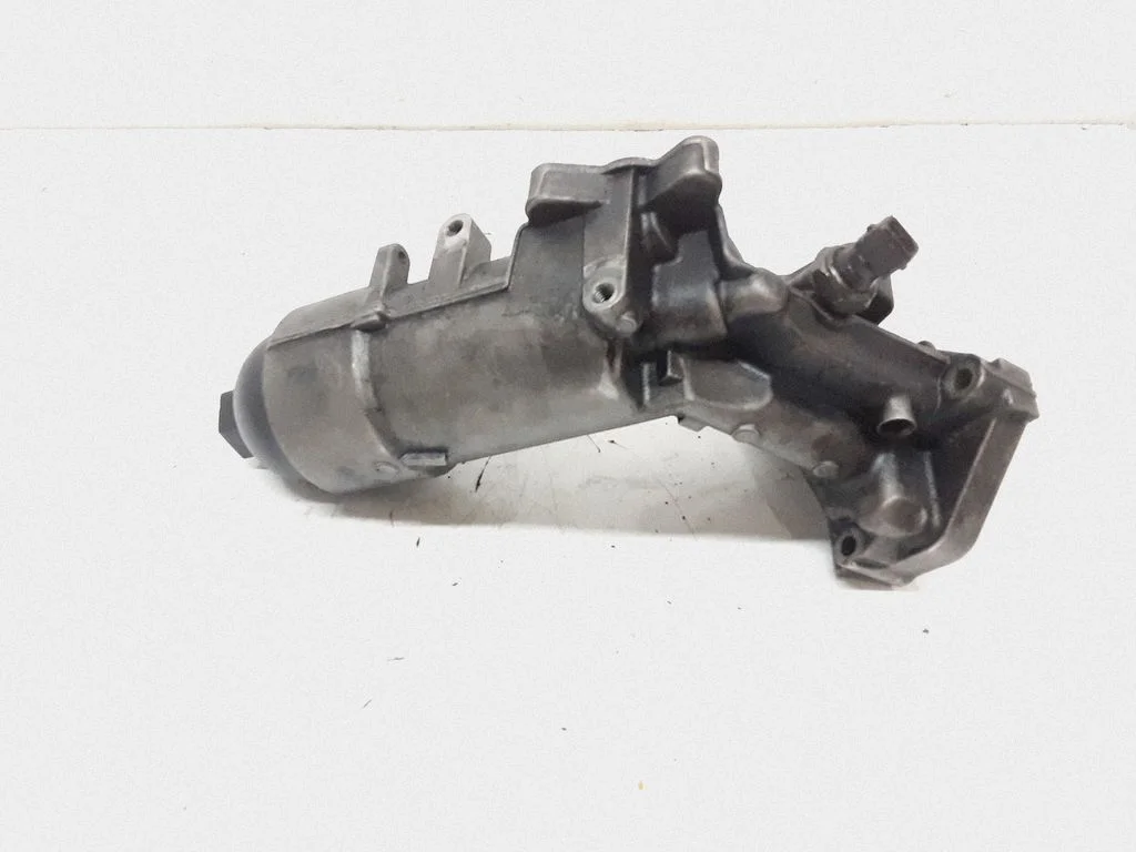 Õlifiltri hoidik/jahuti – BMW 5-seeria E60 E61 (2004-2010)
