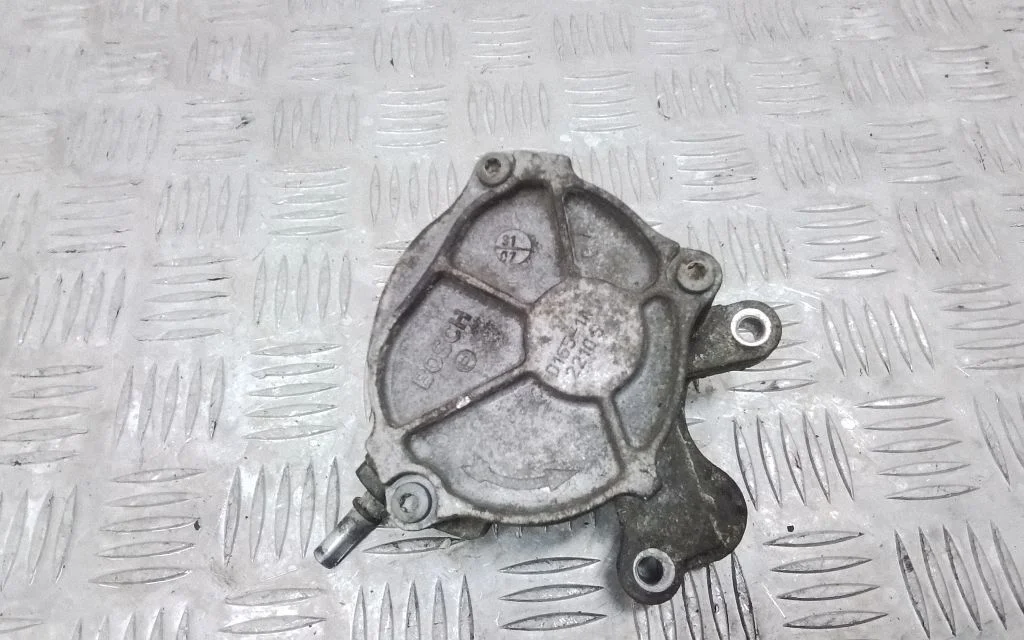 Vacuum pump – Volvo V50 (2004-2007)