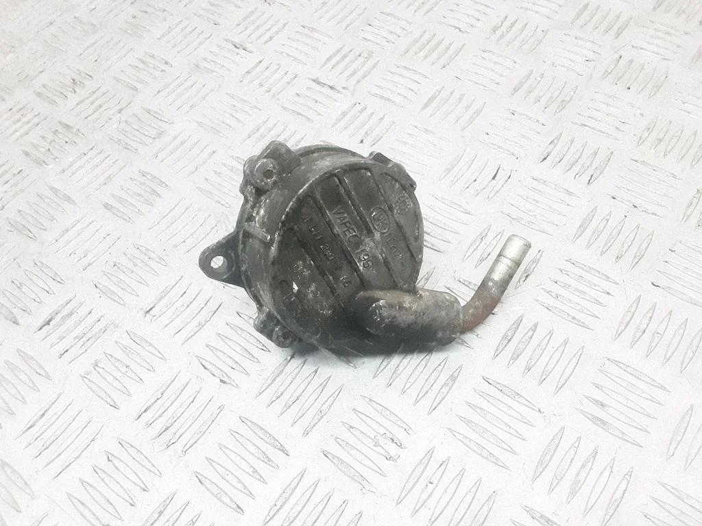 Vacuum pump A6112300165
